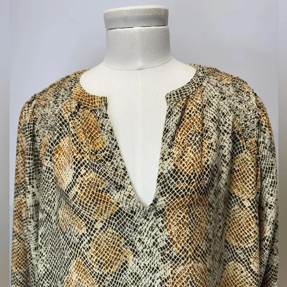 Ava & VIV Women's Plus Size Long Sleeve V-Neck Snake Skin Popover Blouse  Sz X - Picture 4 of 16